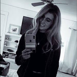 Meet your Posher, Laura